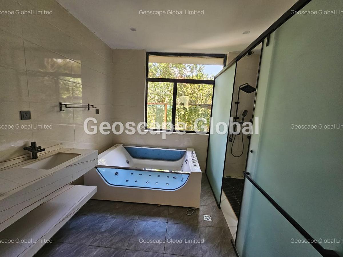 5 Bed Townhouse with En Suite in Lavington - 15