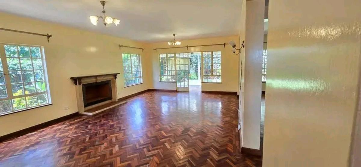 5 Bed Townhouse with En Suite at Lavington Green - 4