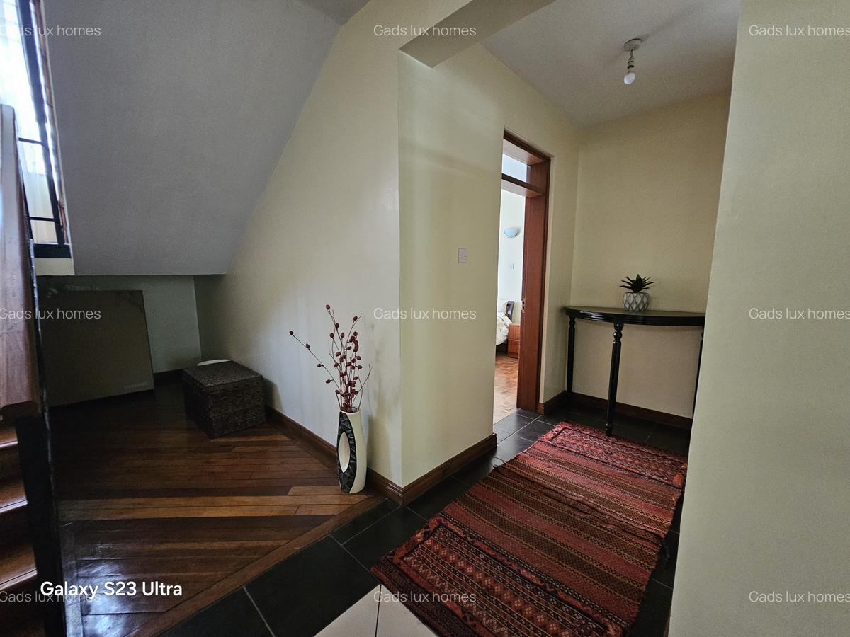 5 Bed Townhouse with En Suite at Lavington - 8