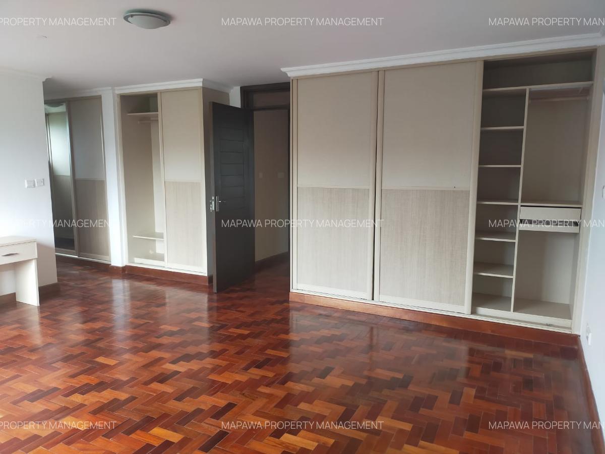 3 Bed Apartment with En Suite in Riverside - 3