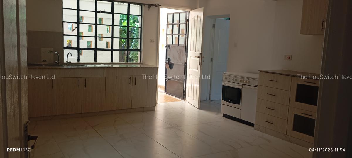 5 Bed House with En Suite at Off Redhill Road - 6