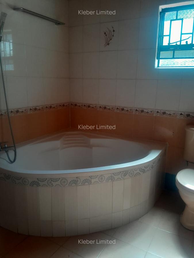 5 Bed Villa with En Suite in Runda - 13