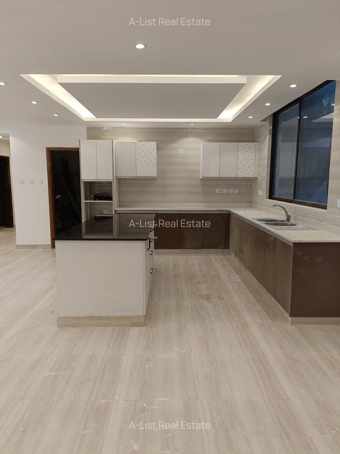 4 Bed Apartment with En Suite at 1St Parklands - 5