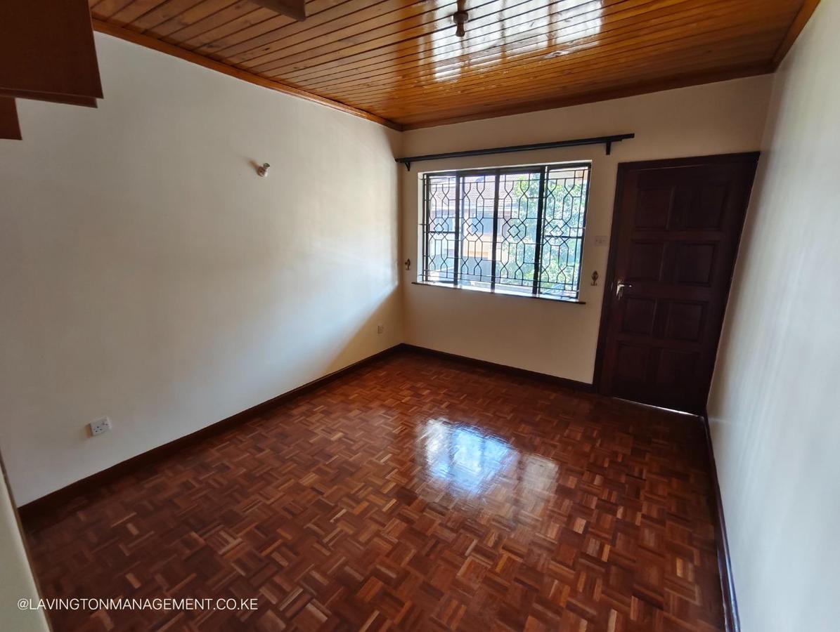 5 Bed Townhouse with En Suite at Lavington Green - 8