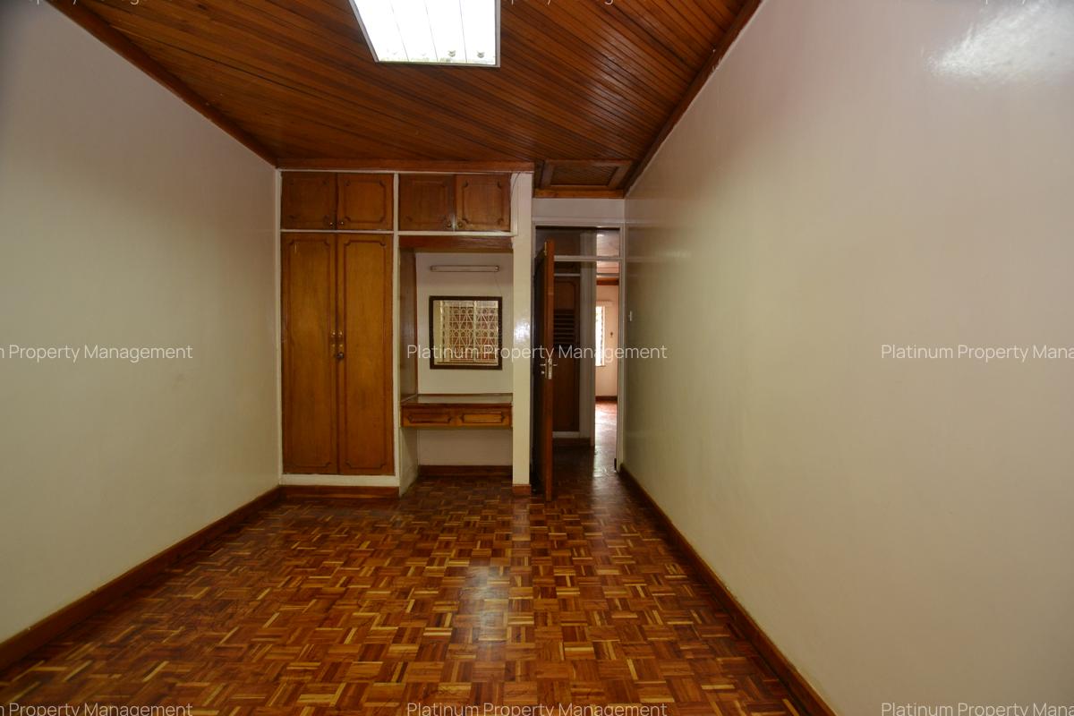 3 Bed Townhouse with En Suite in Parklands - 16