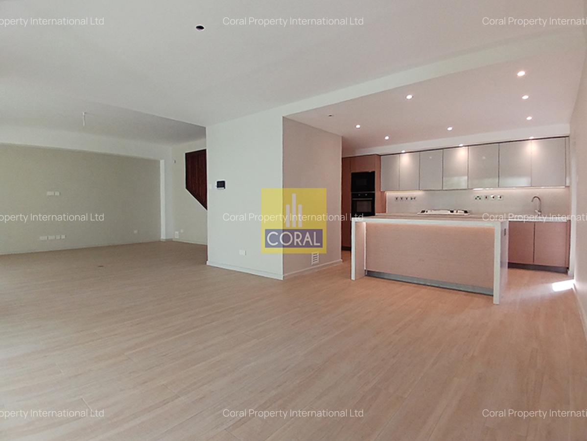 5 Bed House in Kyuna - 1