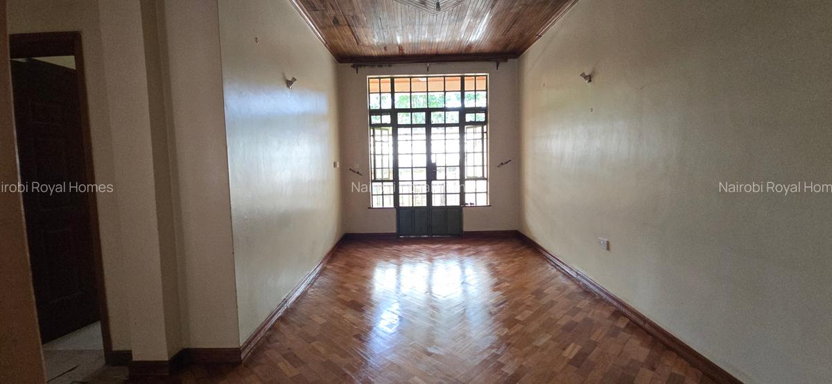 4 Bed Townhouse with En Suite at Lavington Off Convent - 6