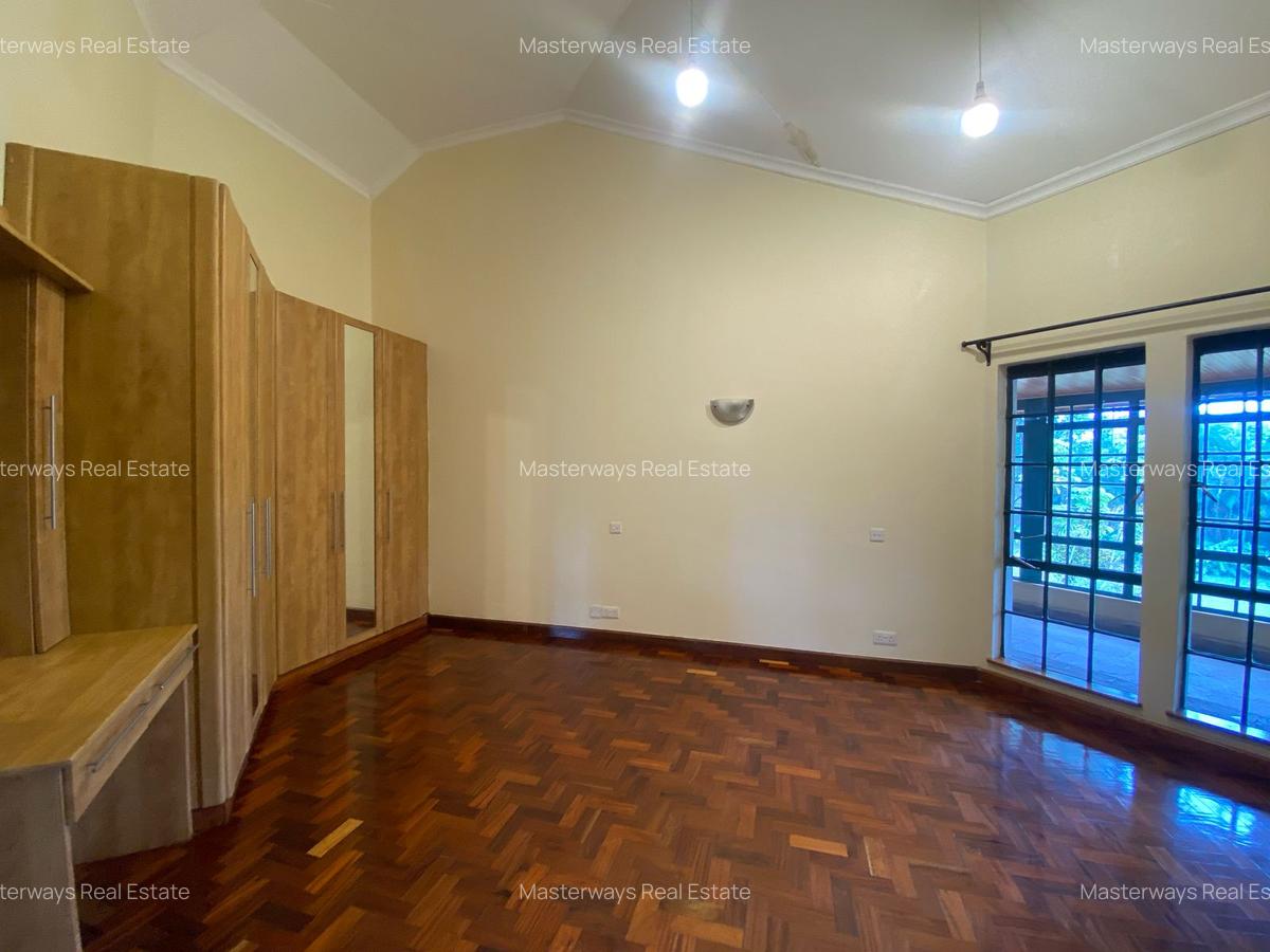 5 Bed Villa with En Suite in Runda - 11