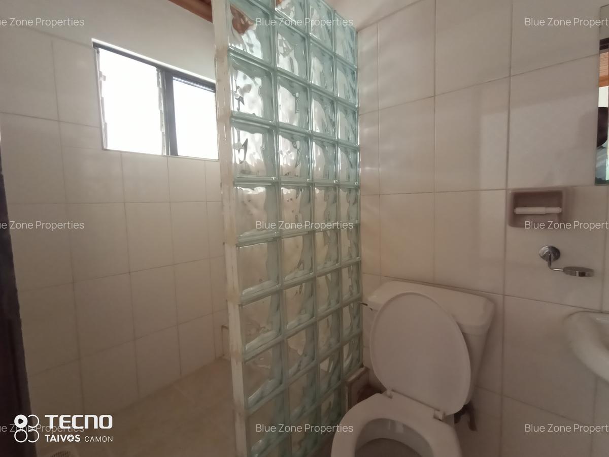 5 Bed House with En Suite at Off Un Avenue - 8