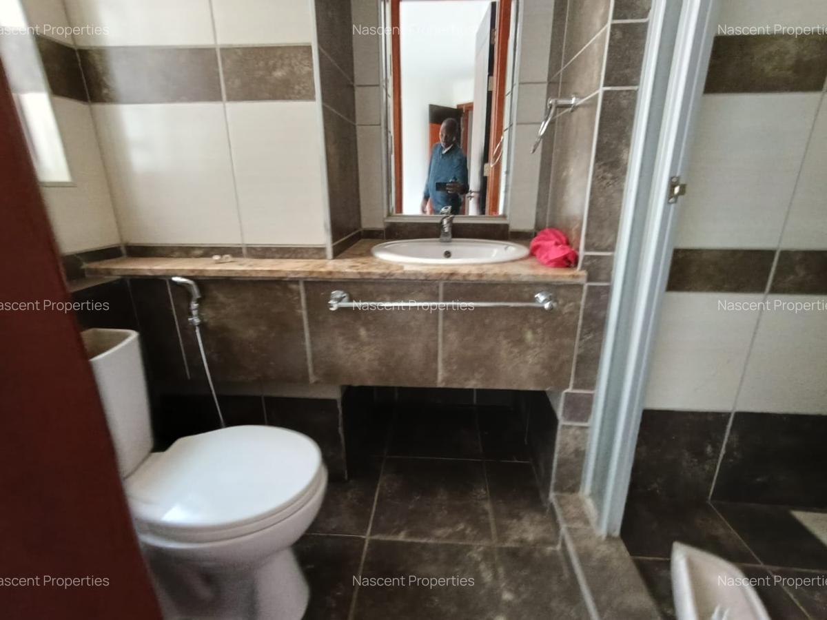 3 Bed Apartment with En Suite in Parklands - 13