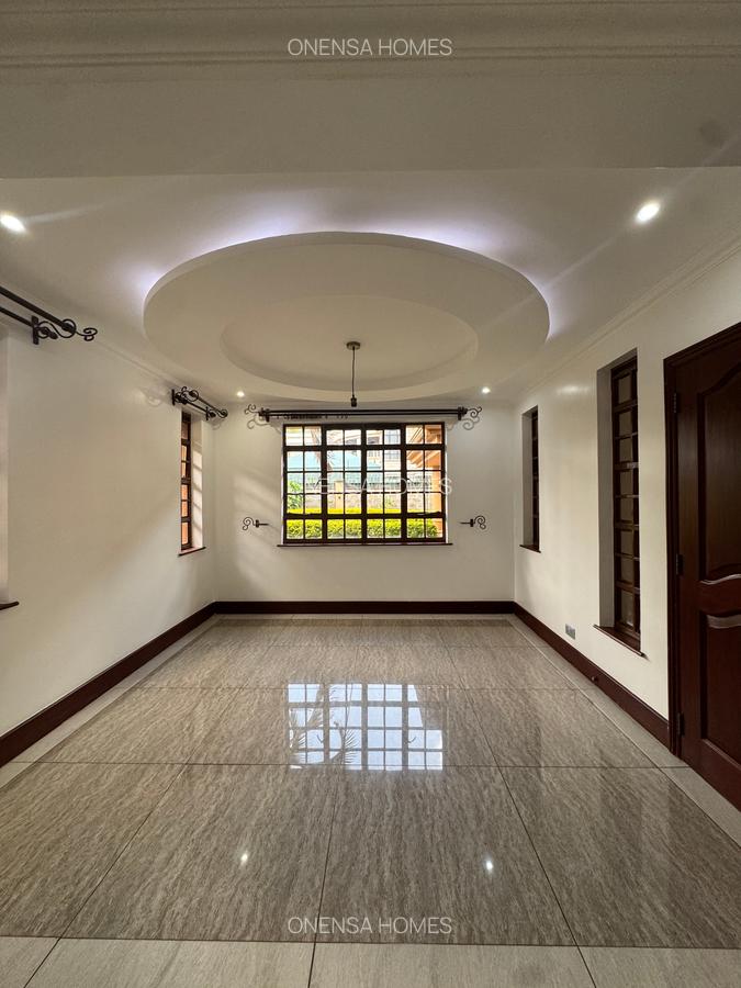 5 Bed House with En Suite in Runda - 8