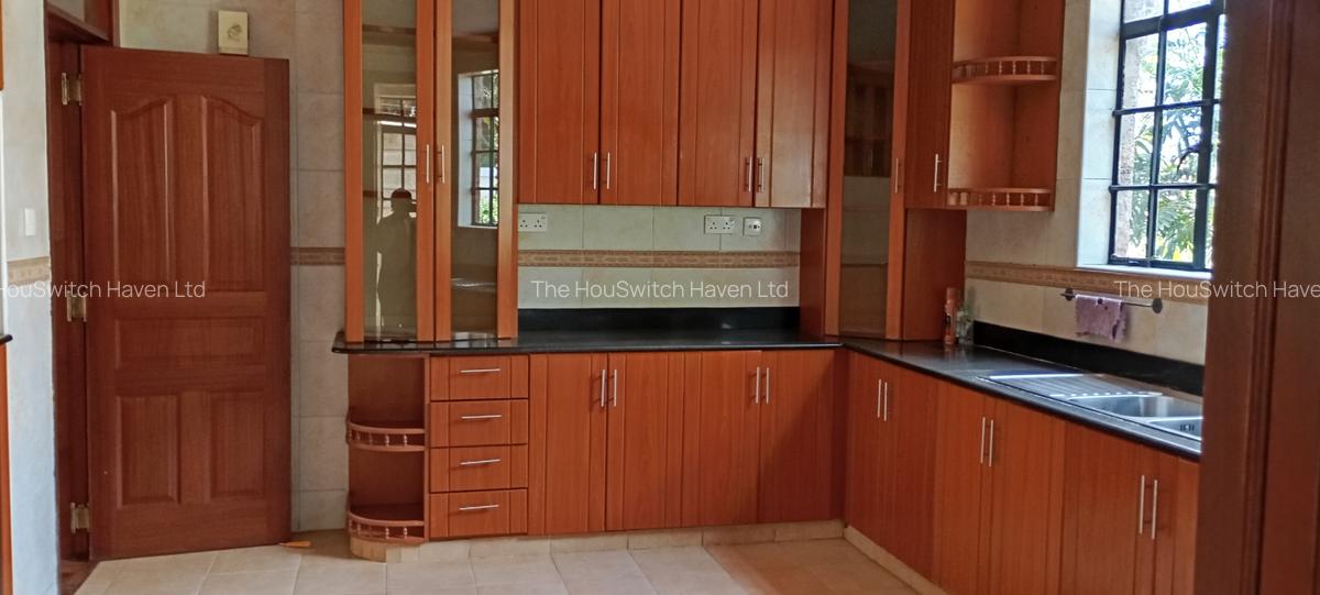 5 Bed Townhouse with En Suite at Convent Drive - 6