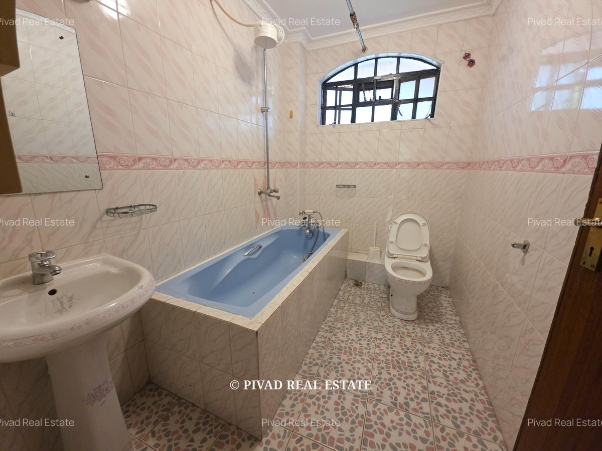 5 Bed House with Garden in Runda - 10