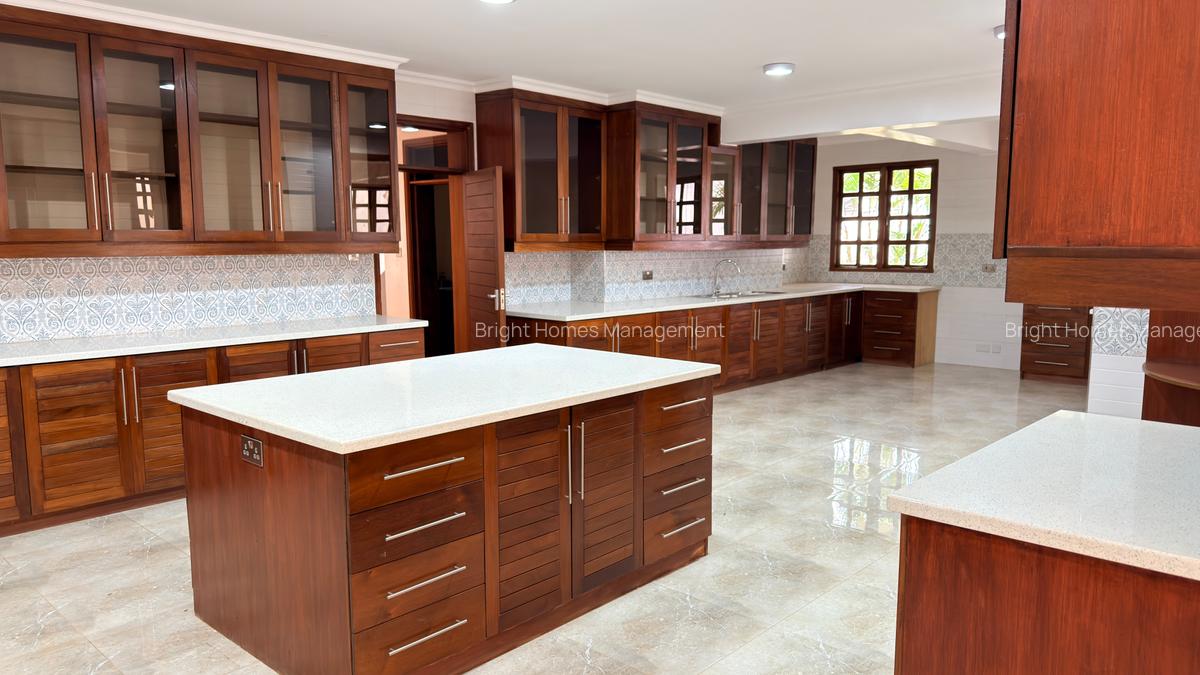 5 Bed Villa with En Suite in Thigiri - 4
