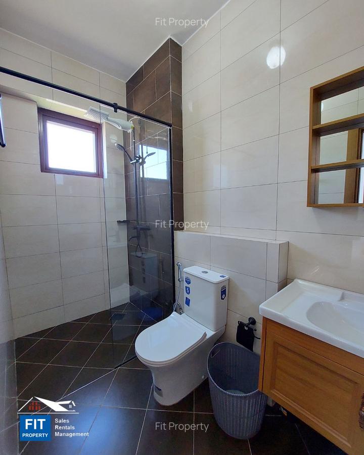 Serviced 3 Bed Apartment with En Suite in Westlands Area - 13