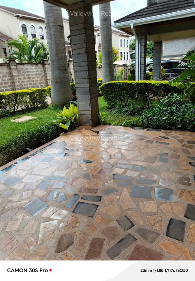 5 Bed Townhouse with En Suite at Lavington - 5