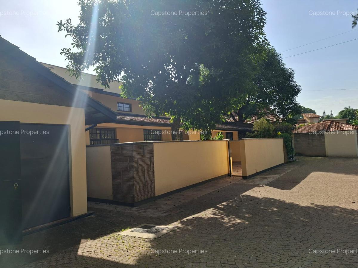 4 Bed House with En Suite in Runda - 17