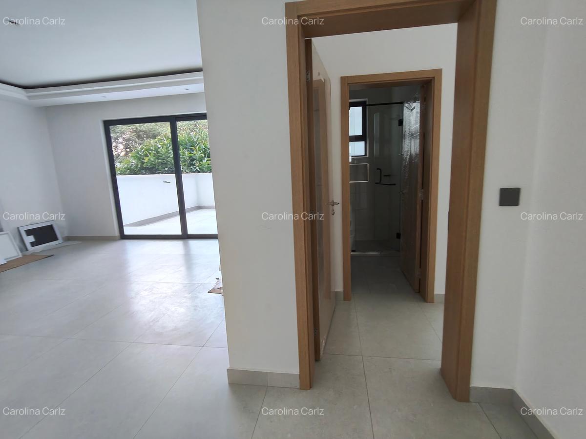 2 Bed Apartment with En Suite at Brookside Drive - 11