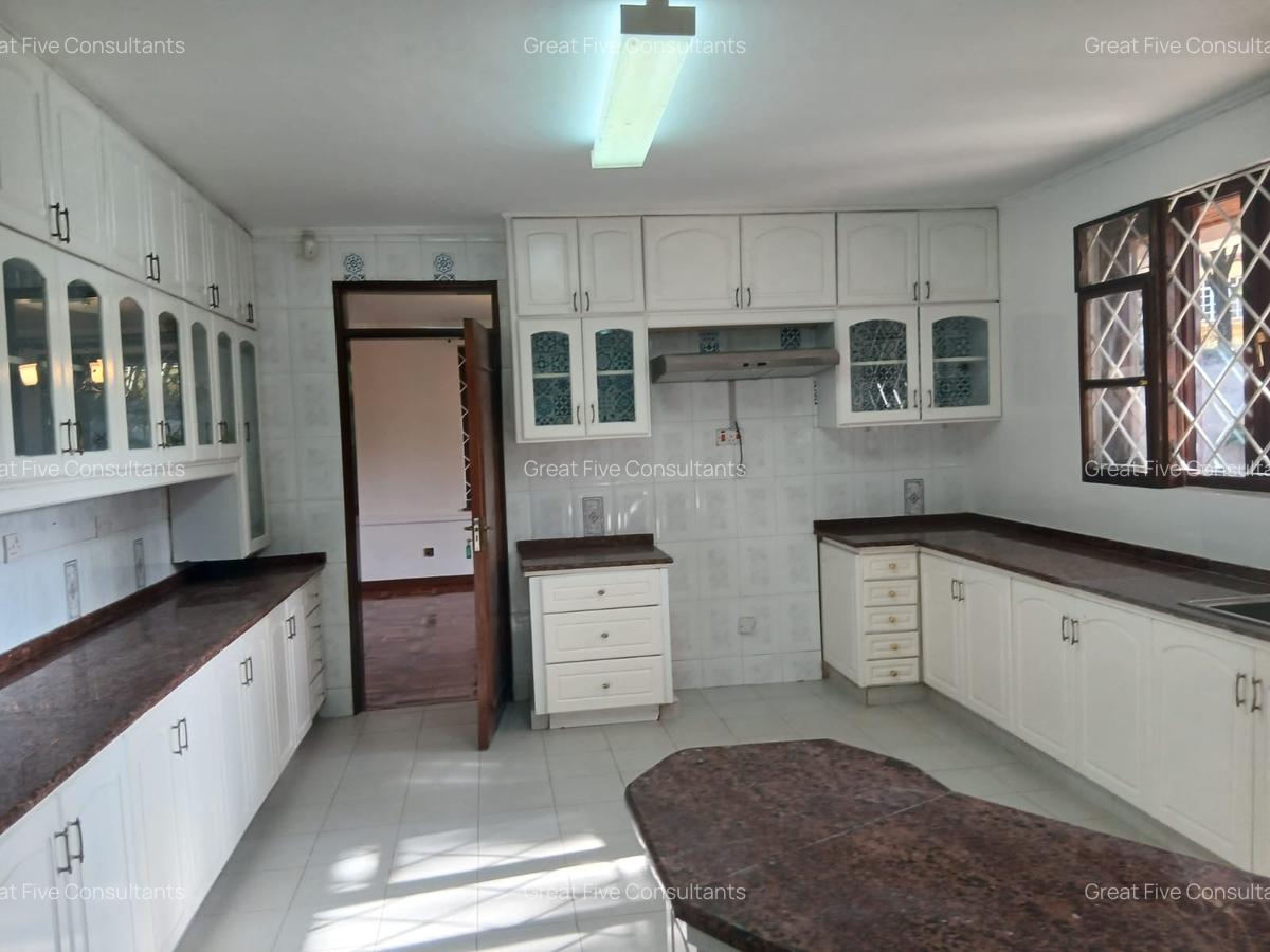 4 Bed Villa with En Suite in Runda - 8