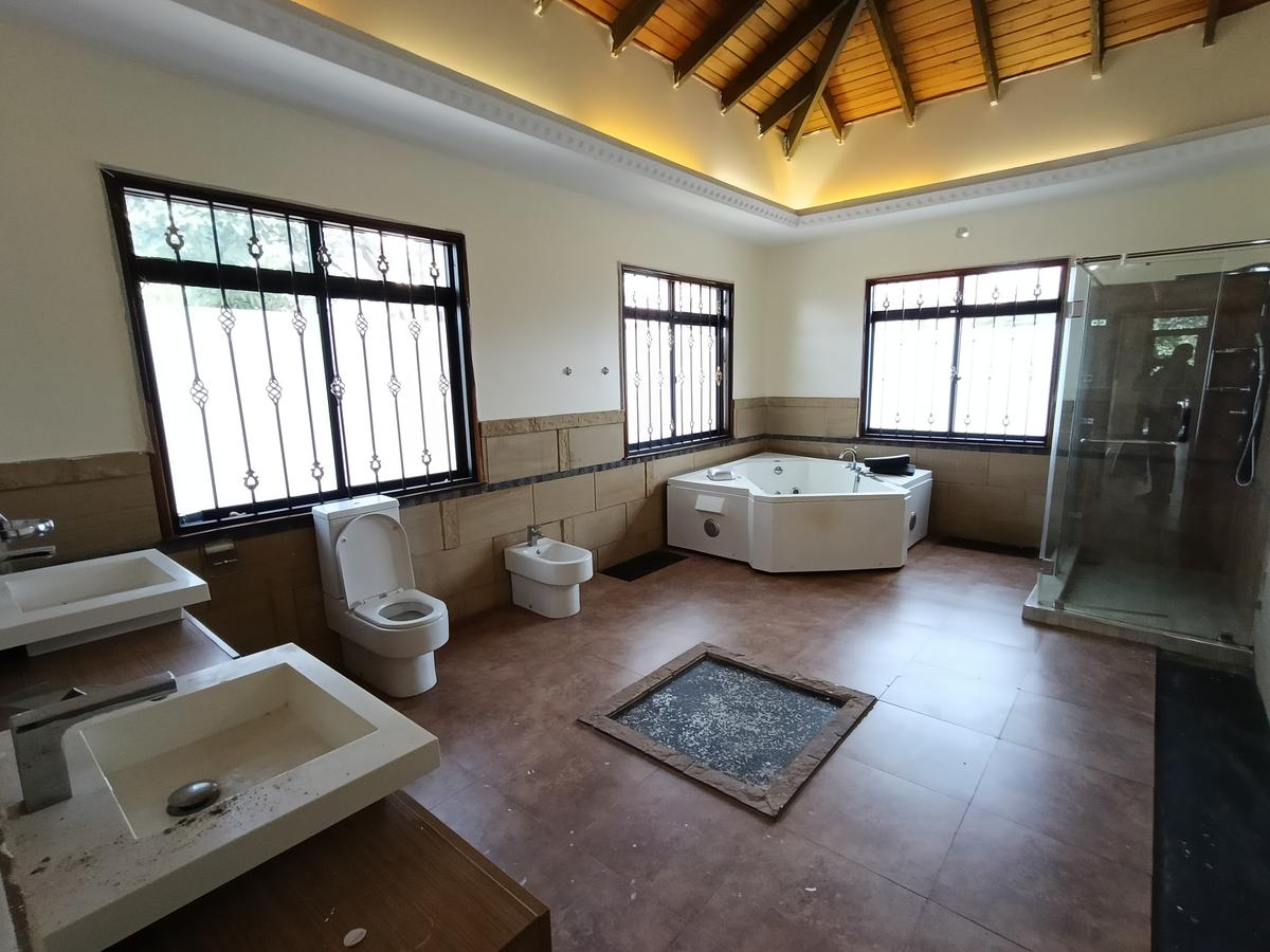 5 Bed Townhouse with En Suite in Lavington - 11