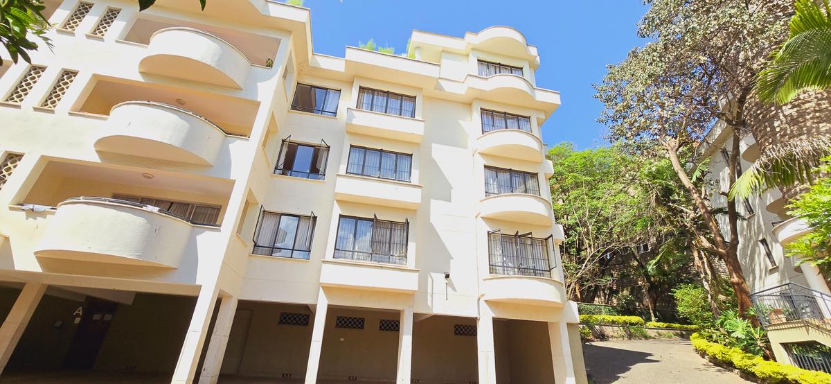 3 Bed Apartment with En Suite at Lavington - 1