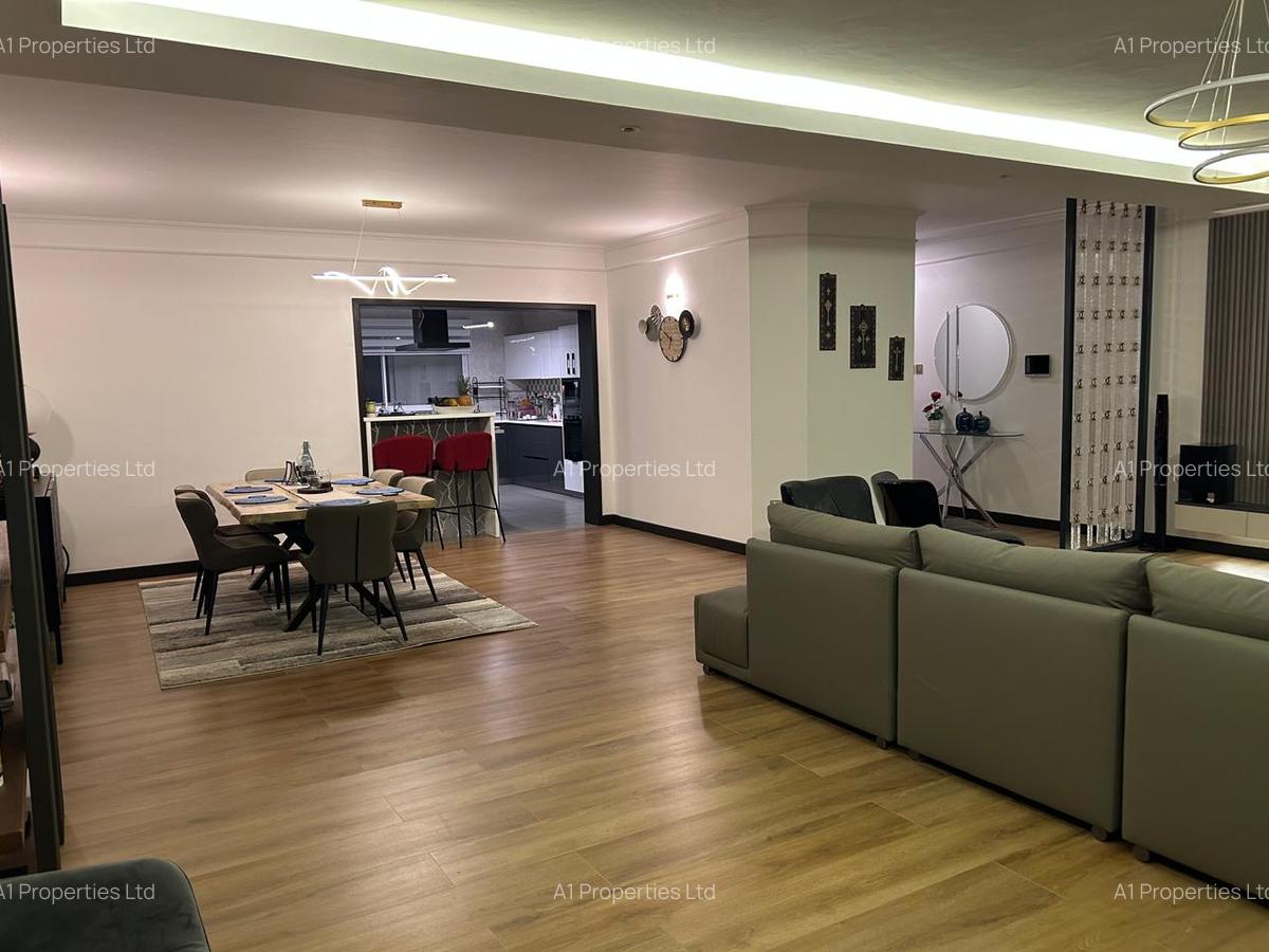 3 Bed Apartment with En Suite in Riverside - 8