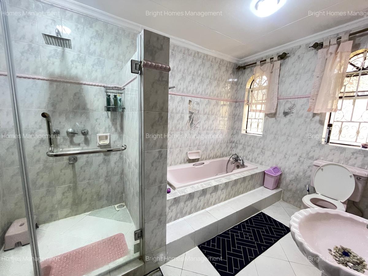 5 Bed Townhouse with En Suite in Riverside - 16