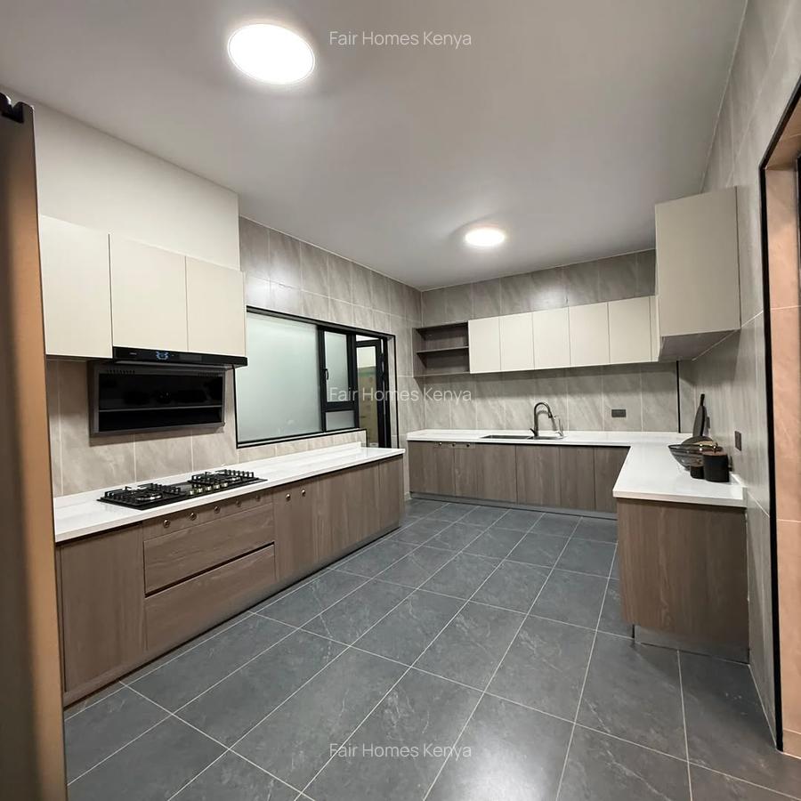 3 Bed Apartment with En Suite at Othaya Road - 4
