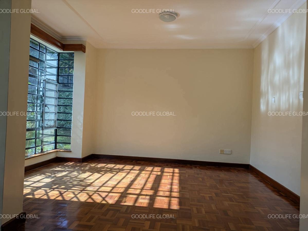 4 Bed Villa with En Suite at Rosslyn - 13