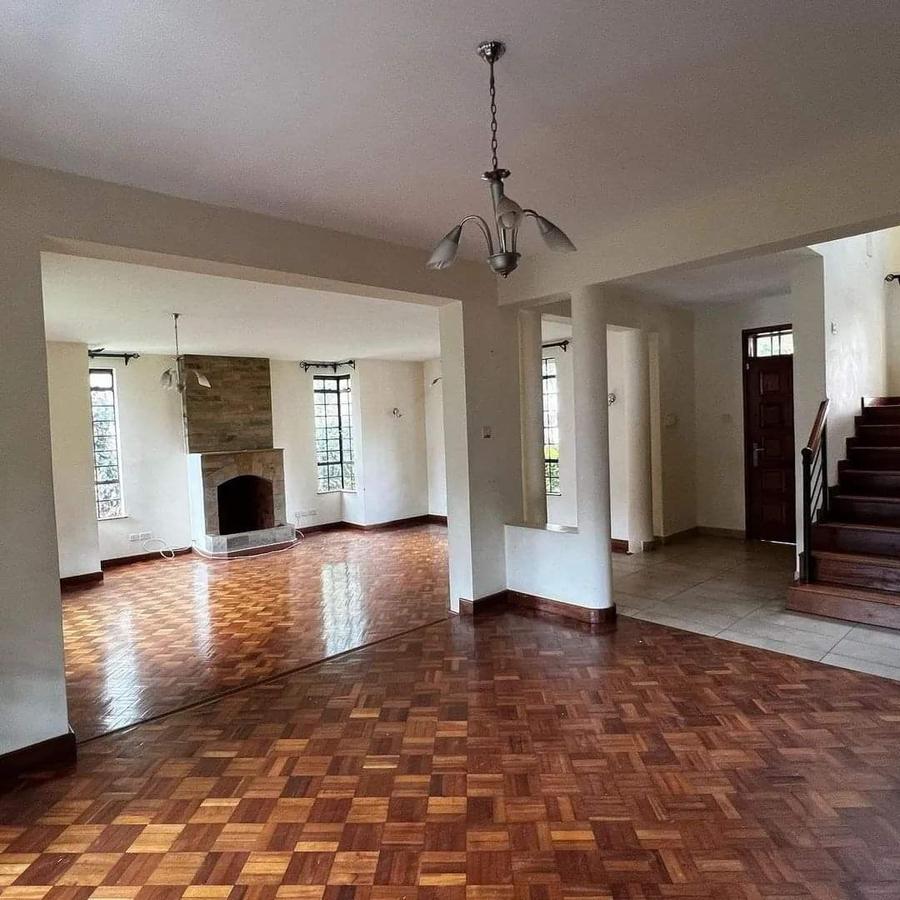 4 Bed Townhouse with En Suite in Lavington - 2