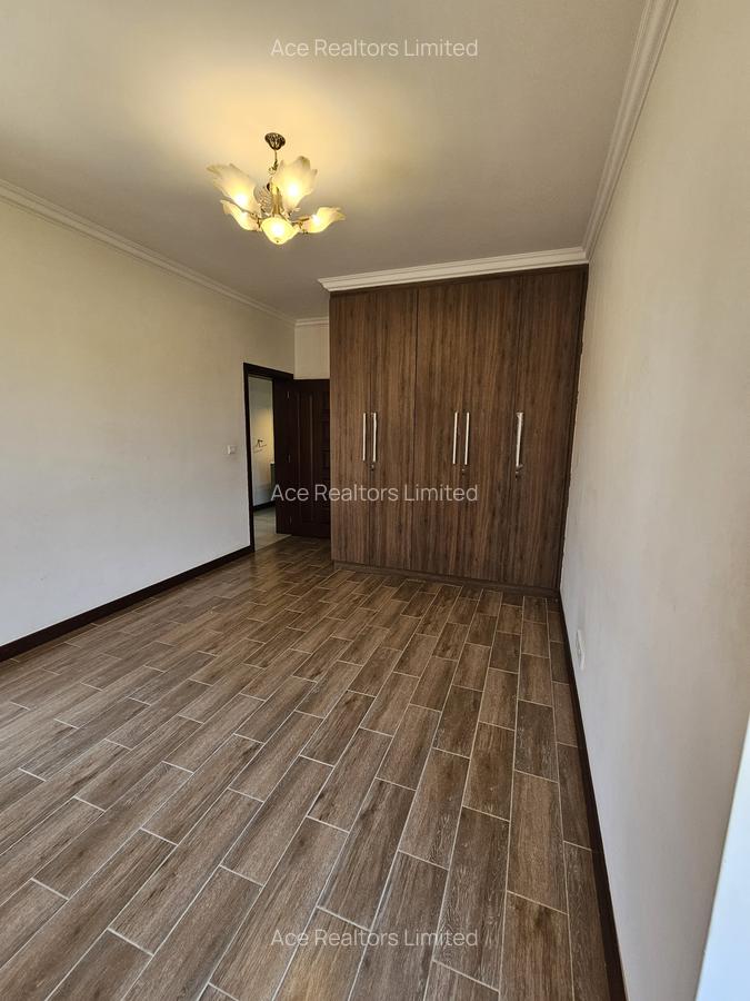 3 Bed Apartment with En Suite at City Park - 13