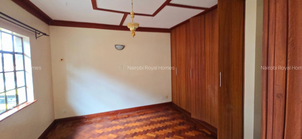 4 Bed Townhouse with En Suite at Lavington Closet - 18