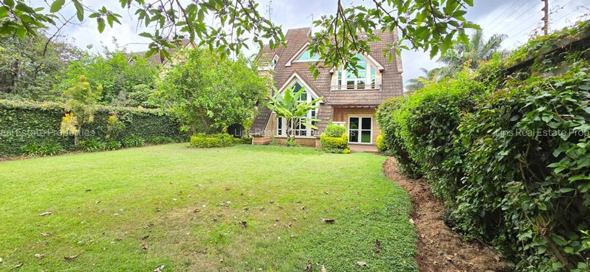 5 Bed Townhouse with En Suite in Lavington - 4