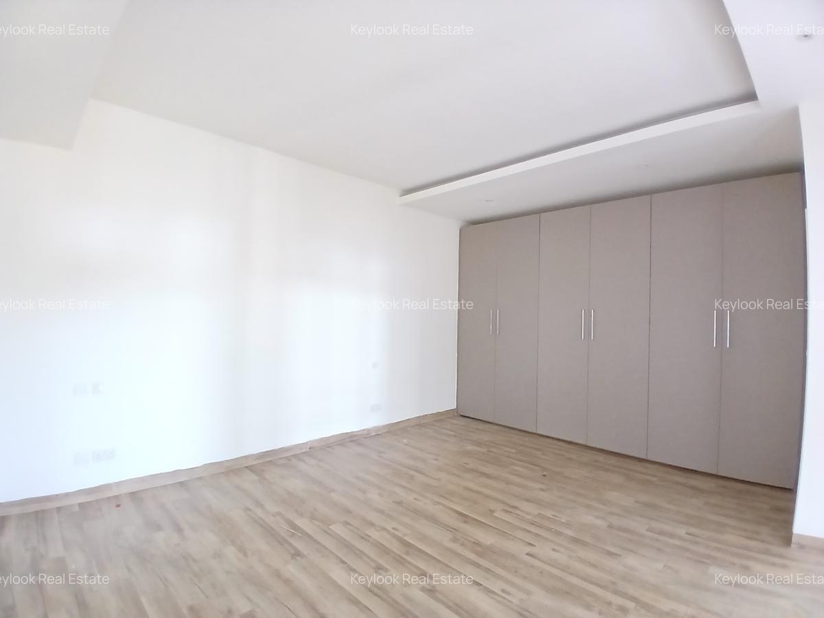 3 Bed Apartment with En Suite at Riverside Drive - 3