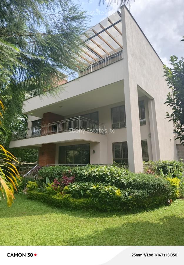 5 Bed Townhouse with En Suite in Lavington - 1