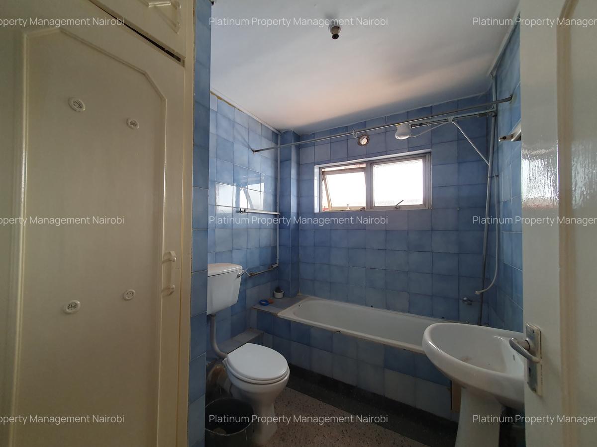 2 Bed Apartment with Parking at Parklands Rd - 11