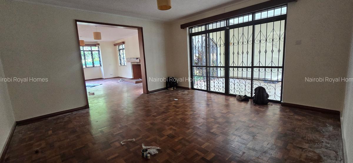 5 Bed Townhouse with En Suite at Lavington Road - 10