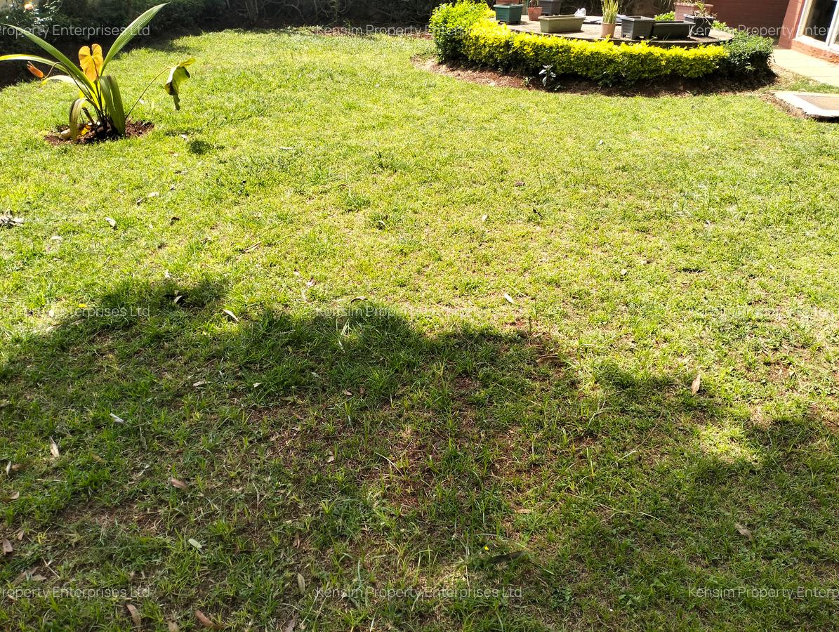 5 Bed Townhouse with En Suite in Lavington - 2