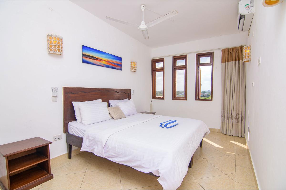 3 Bed Apartment with Swimming Pool in Shanzu - 11