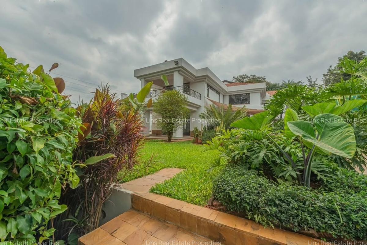 4 Bed House with En Suite in Runda - 2