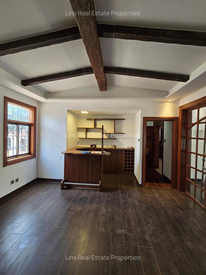 4 Bed Townhouse with En Suite in Kyuna - 15