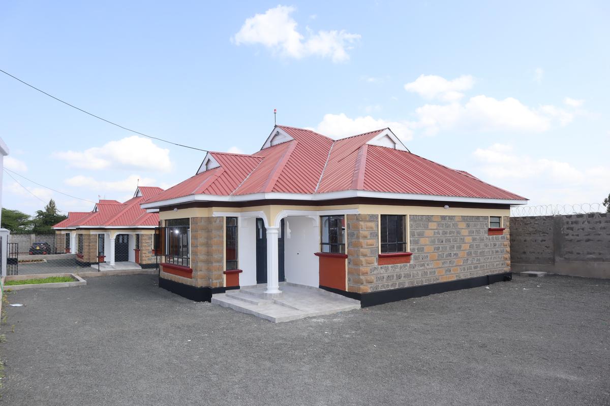 3 Bed House with En Suite at Acacia Area - 1