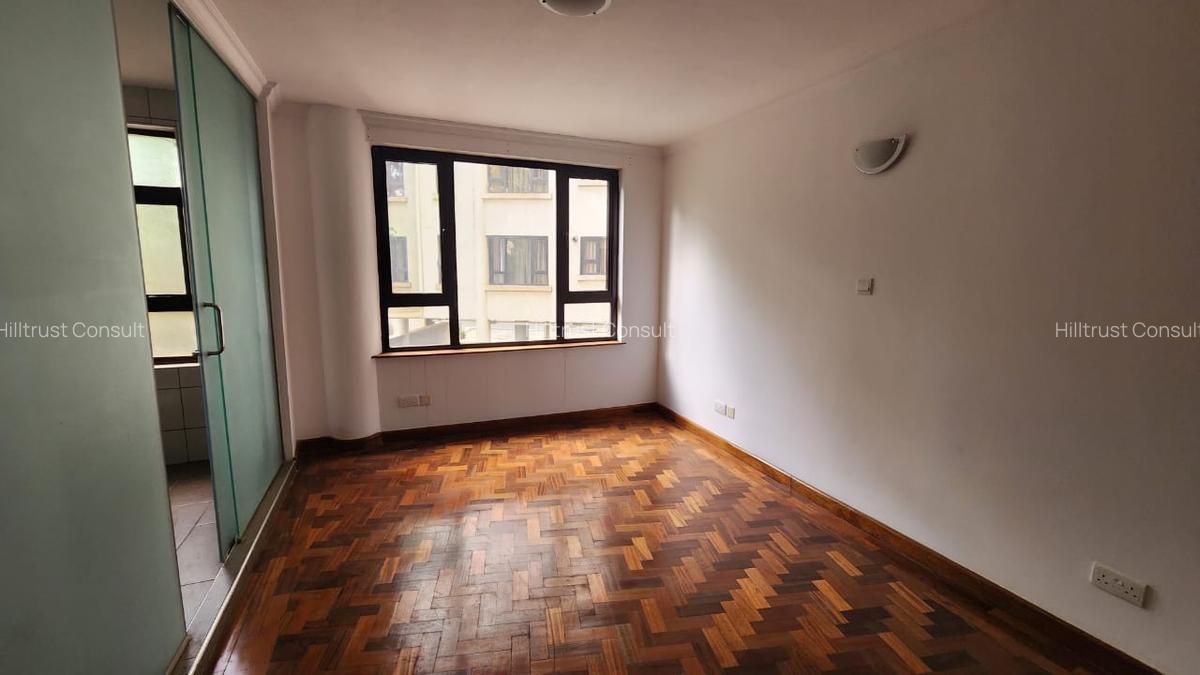 3 Bed Apartment with En Suite in Riverside - 7