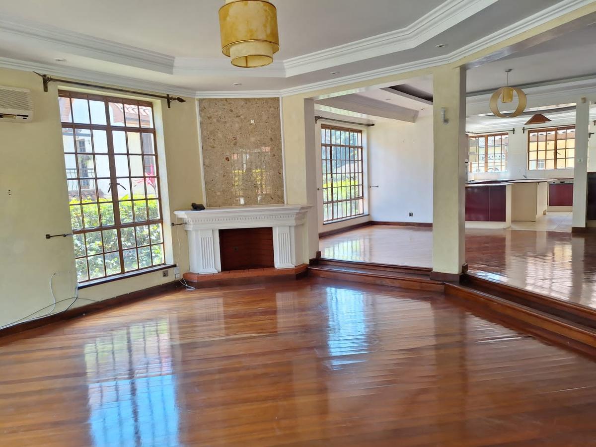 5 Bed Townhouse with En Suite in Lavington - 6