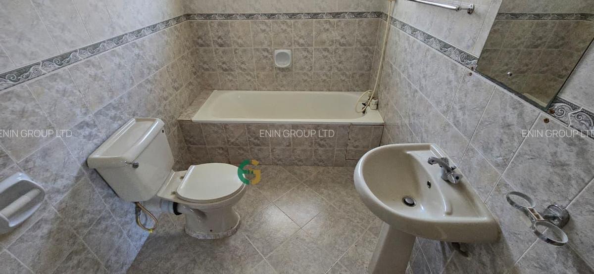 4 Bed Townhouse with En Suite in Lavington - 13