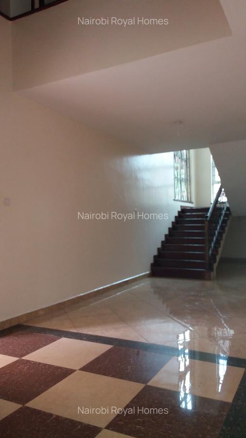 5 Bed Townhouse with En Suite at Lavington Road - 19