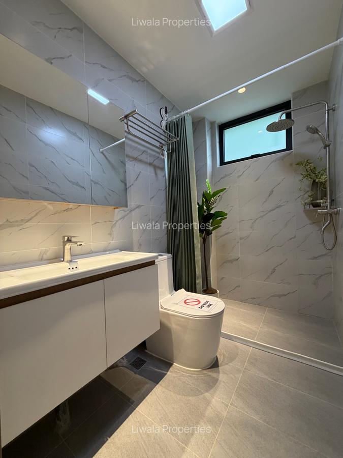 3 Bed Apartment with En Suite at `` - 6