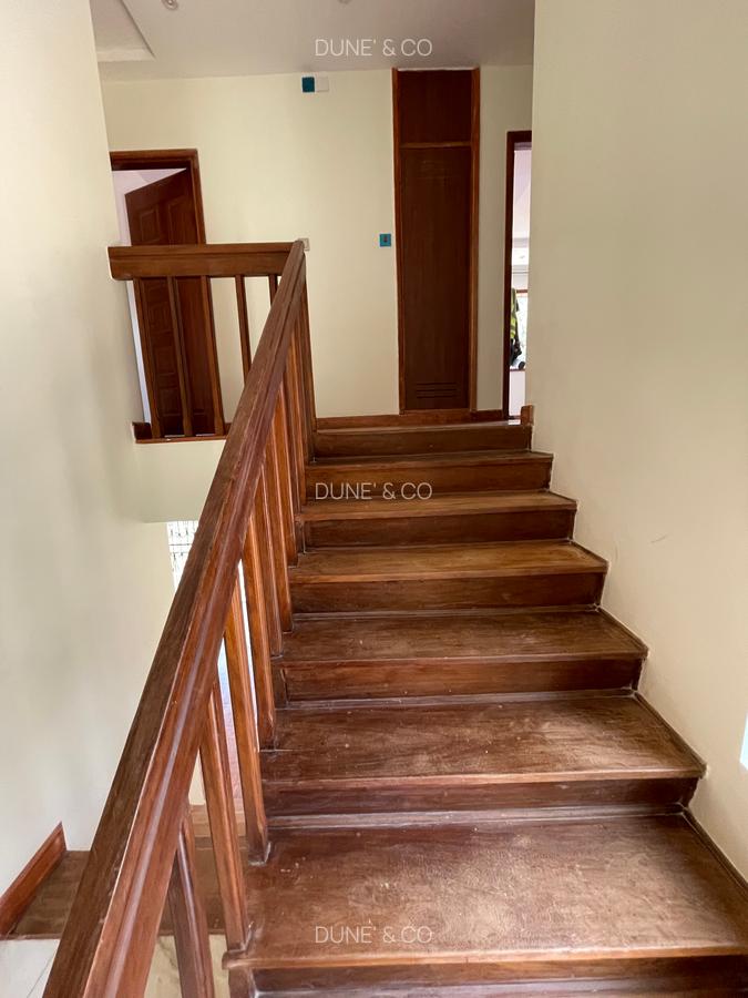 4 Bed Townhouse with En Suite in Westlands Area - 11