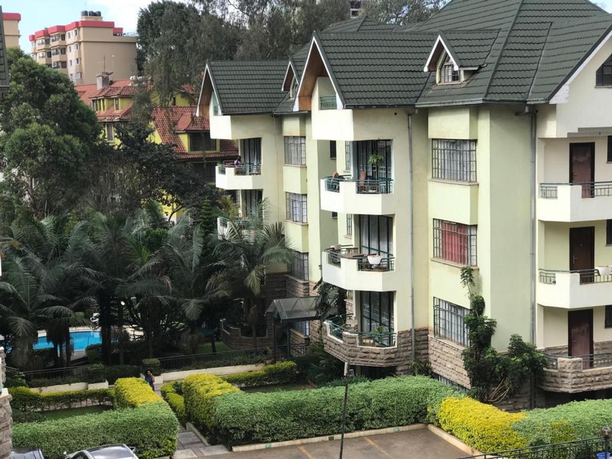 3 Bed Apartment with En Suite in Lavington - 1