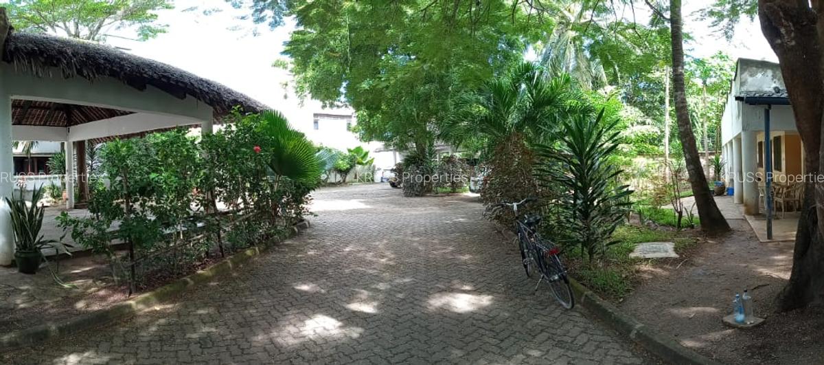 3 Bed Townhouse with En Suite at Hr3000 - 8